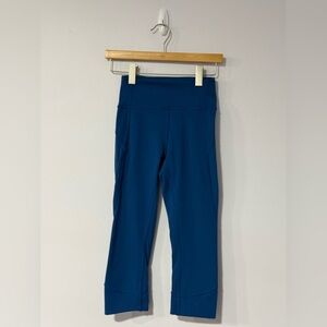 Lululemon In Movement Crop *Everlux 19" Deep Marine Size 4
